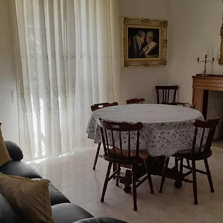 Welcomely - Janas De Ilu Apartment